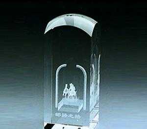 晶瑩世界里的饋贈 水晶工藝品在現(xiàn)代生活中的多元角色